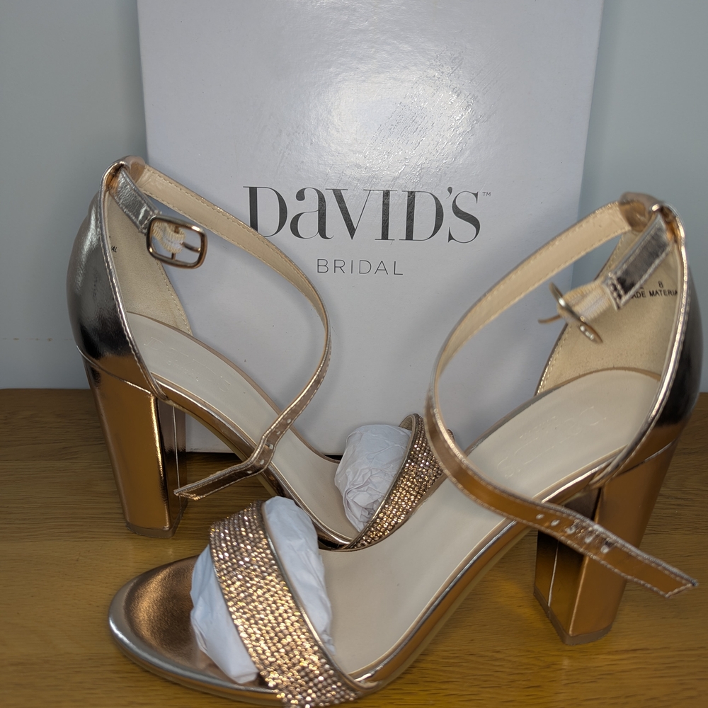 ⭐David's Bridal Women's Rose Gold Heels⭐ - Picture 2 of 15